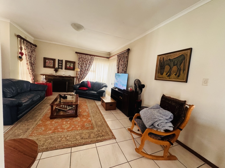 To Let 4 Bedroom Property for Rent in Goedehoop Western Cape